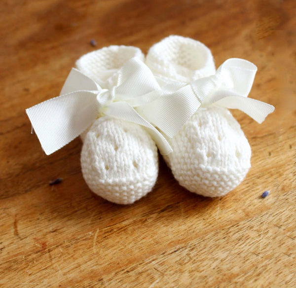 Organic cotton booties in cream