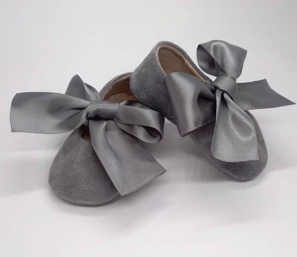 Baby ballerina in grey suede