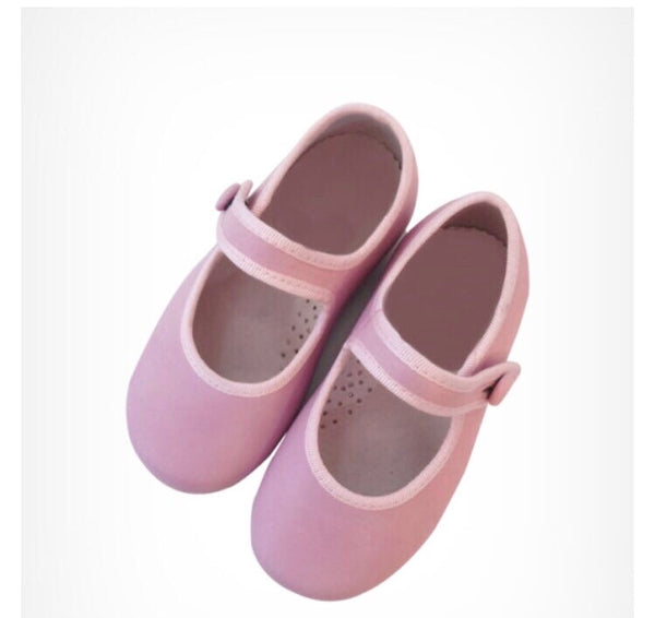 Pink leather Mary Jane shoes