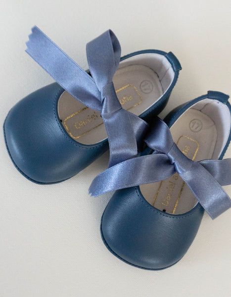Blu Mary Jane Pram shoes with blu ribbon